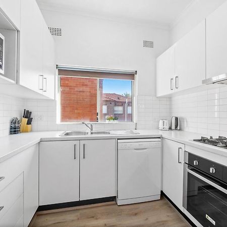 Burwood Newly Renovated 2 Bedroom Apartment Sydney Buitenkant foto