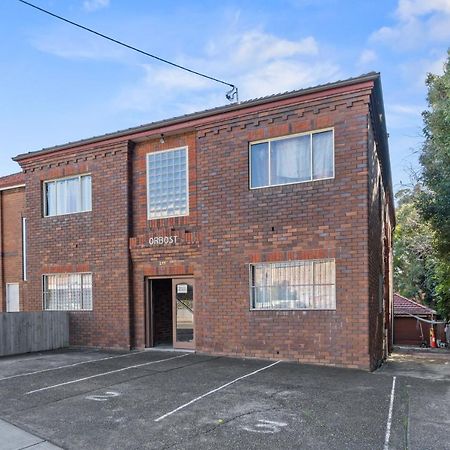 Burwood Newly Renovated 2 Bedroom Apartment Sydney Buitenkant foto