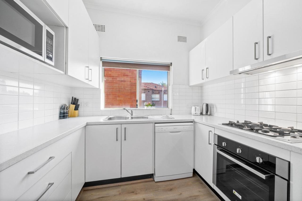 Burwood Newly Renovated 2 Bedroom Apartment Sydney Buitenkant foto