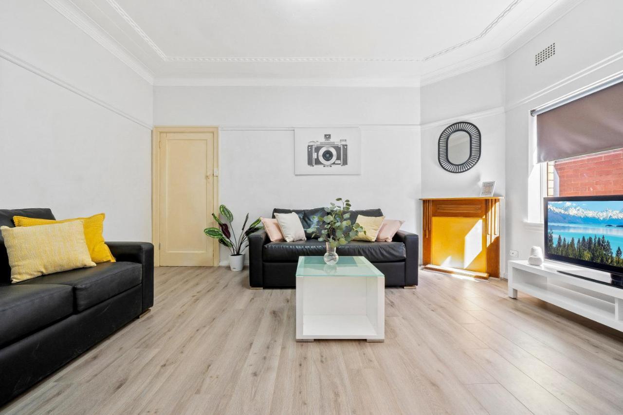 Burwood Newly Renovated 2 Bedroom Apartment Sydney Buitenkant foto